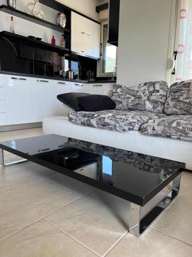 Appartamento Marina House Vlorë Esterno foto