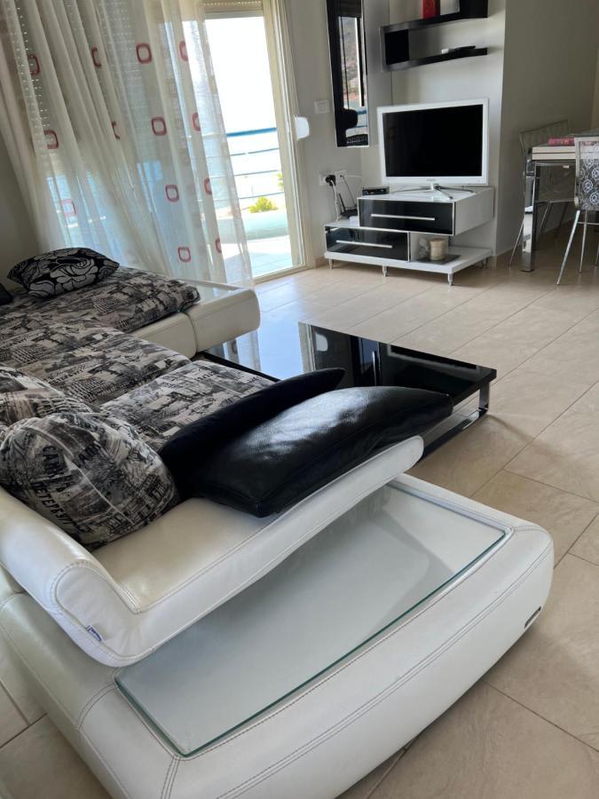 Appartamento Marina House Vlorë Esterno foto